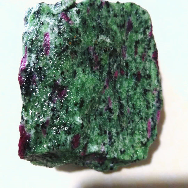 Natural Red And Emerald Raw Stone Raw Mineral Crystal