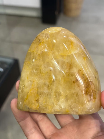 Golden Healer Quartz Freeform – 680g, 4” x 4”